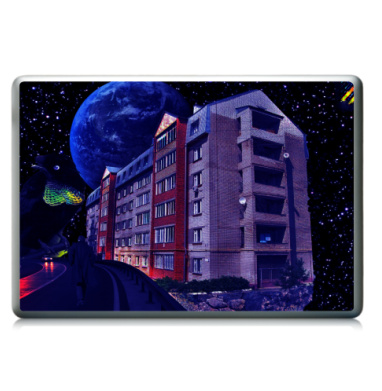 Фотография футболки Дом в космосе