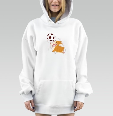 Весёлая собака играет футболом на сером фоне, Hoodie Mjhigh Dig, оверсайз, утепленная