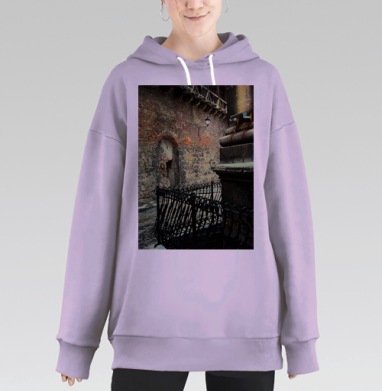 Мрачная улочка старого города с атмосферой тайны, Hoodie Long Oversize Fiolet
