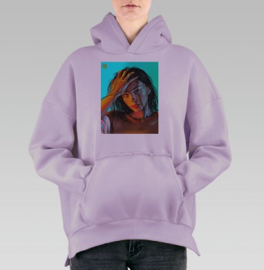 Женский портрет контраст света теплые тона ярко-голубой фоне, Hoodie Oversize Fiolet, утепленная